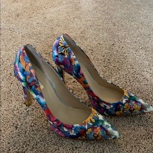 Guess Floral Pumps